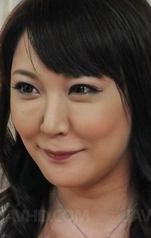 爆乳若奥様小峰ひなたがアナル調教責め。綿棒、アナルビーズを挿入。敏感アナルを二穴バイブで責めあげ、イクイクとイキまくりです！